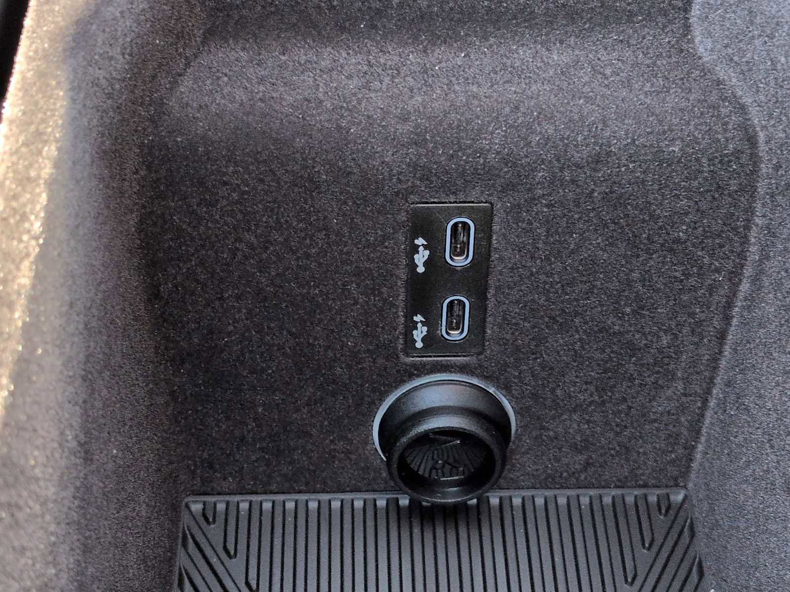 Used 2023 BMW 740i image 34