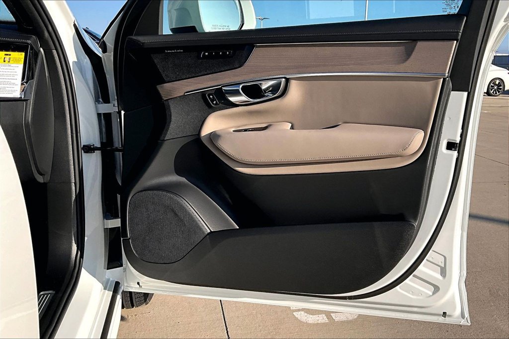 New 2026 Volvo XC90 B6 Ultra w/ Protection Package AWD/4WD image 11