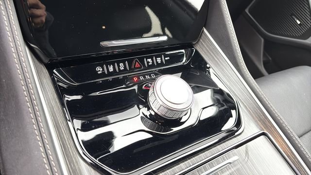 Used 2024 Jeep Wagoneer Series II w/ Premium Group I image 30