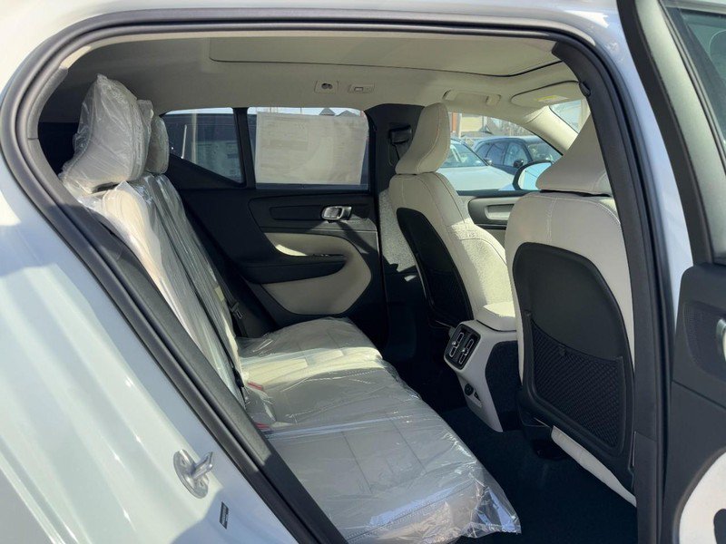 New 2026 Volvo XC40 B4 Plus w/ Climate Package FWD image 5