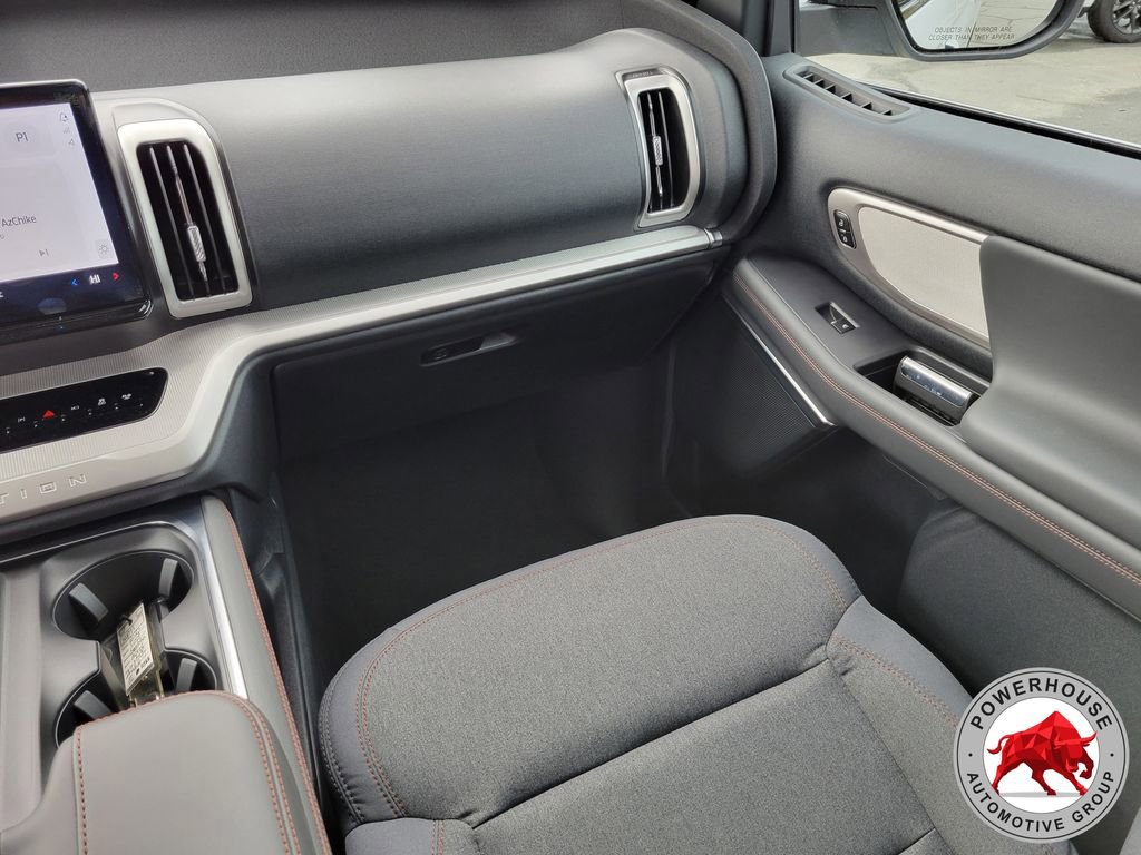 New 2025 Ford Expedition Active image 23