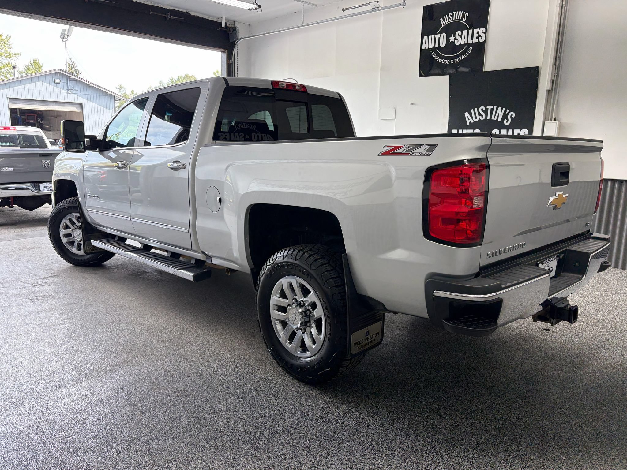 Used 2016 Chevrolet Silverado 3500 LTZ w/ Z71 Package, Off-Road AWD/4WD image 8