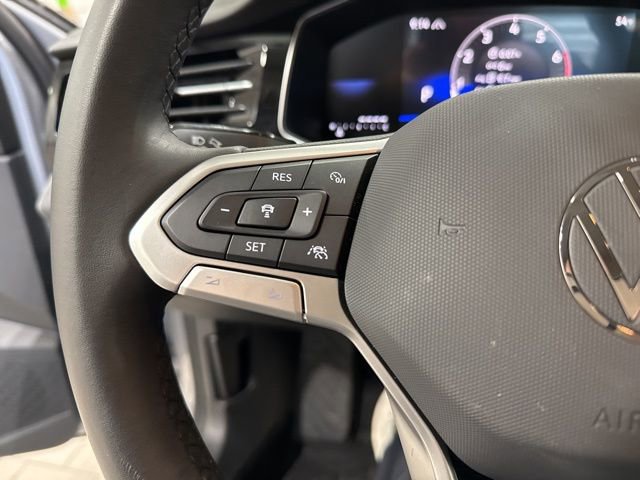 Certified 2025 Volkswagen Jetta SE image 12