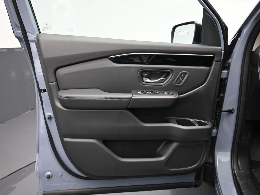 New 2025 Honda Pilot Touring image 30
