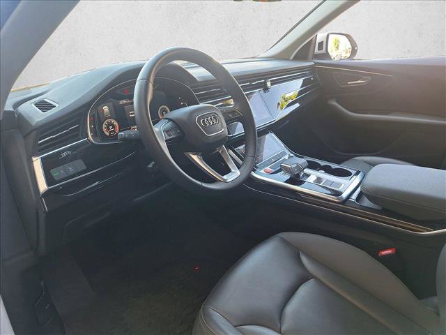 Used 2022 Audi Q8 Premium image 9