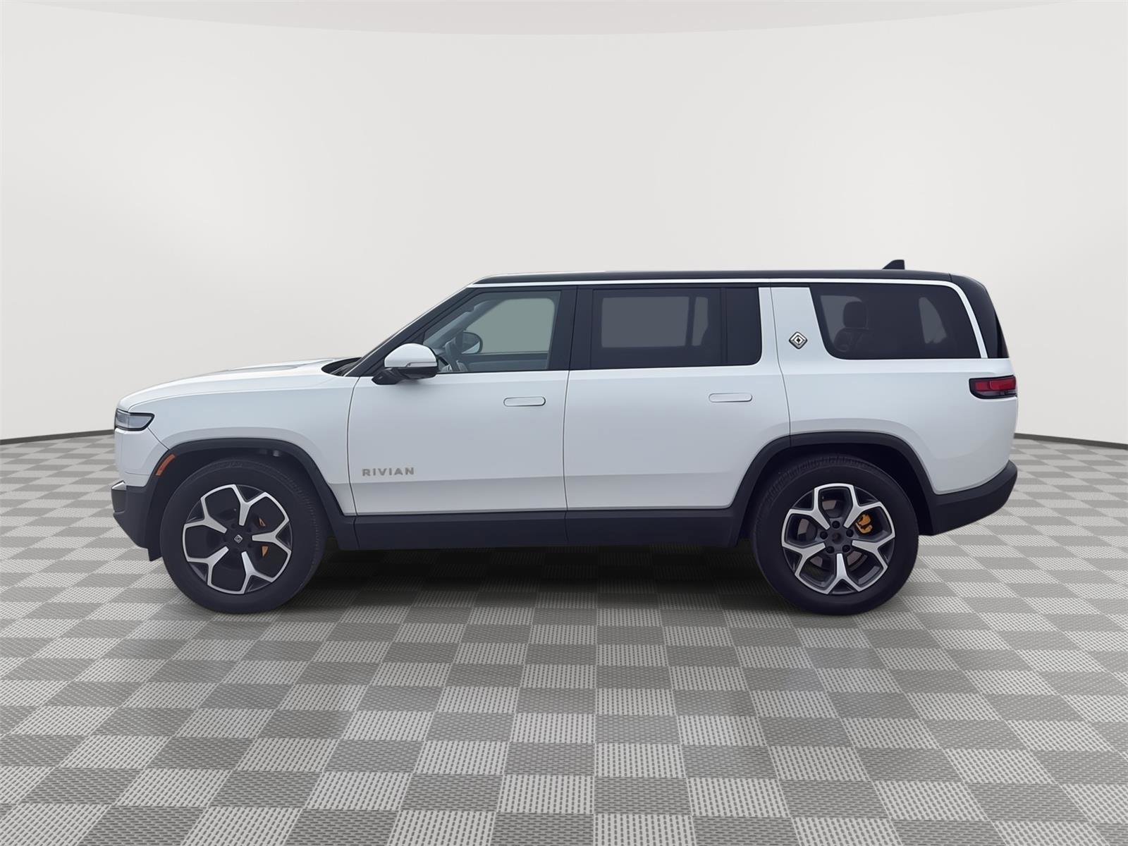 Used 2024 Rivian R1S Adventure image 44