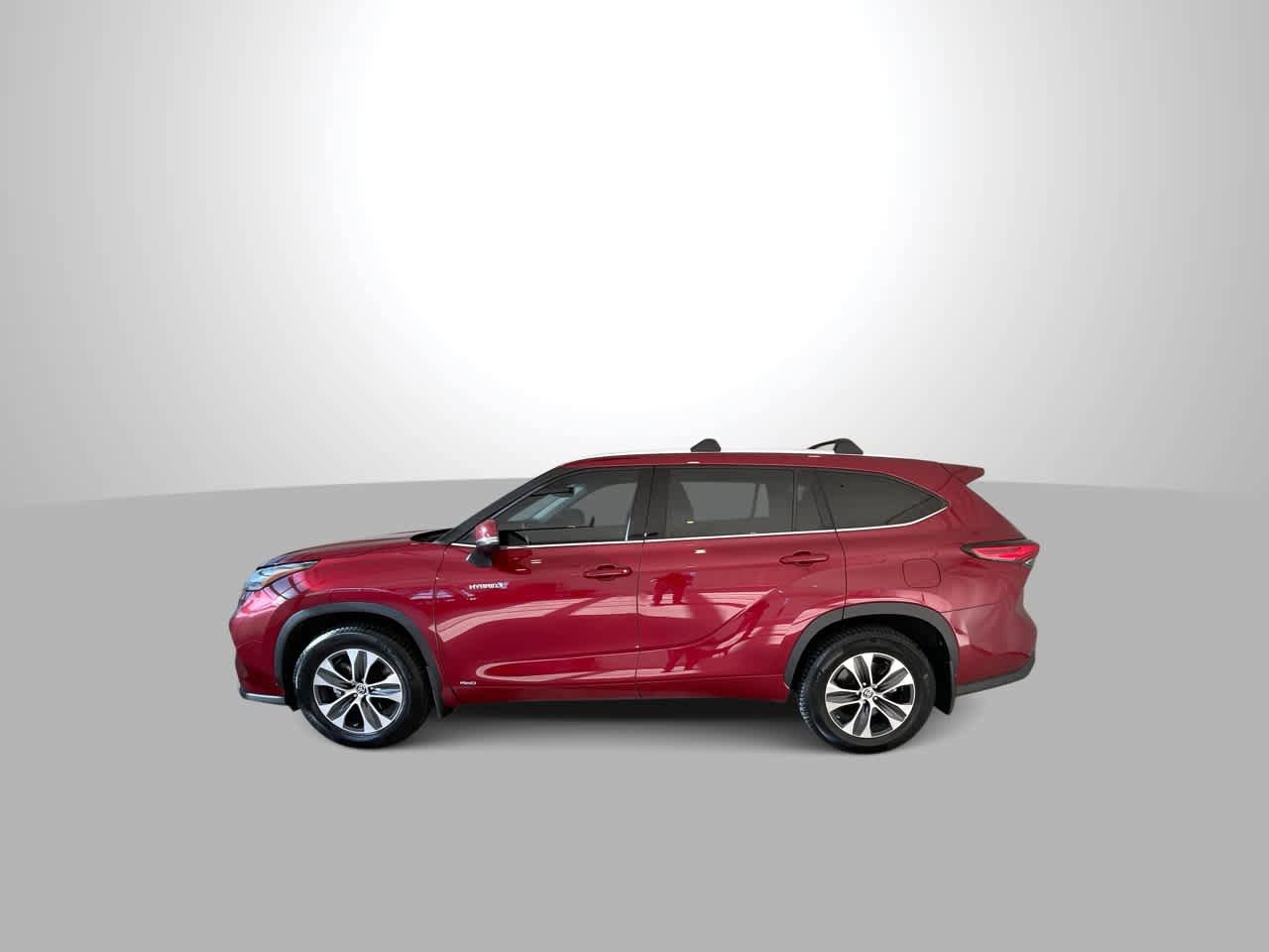 Used 2021 Toyota Highlander XLE AWD/4WD image 5
