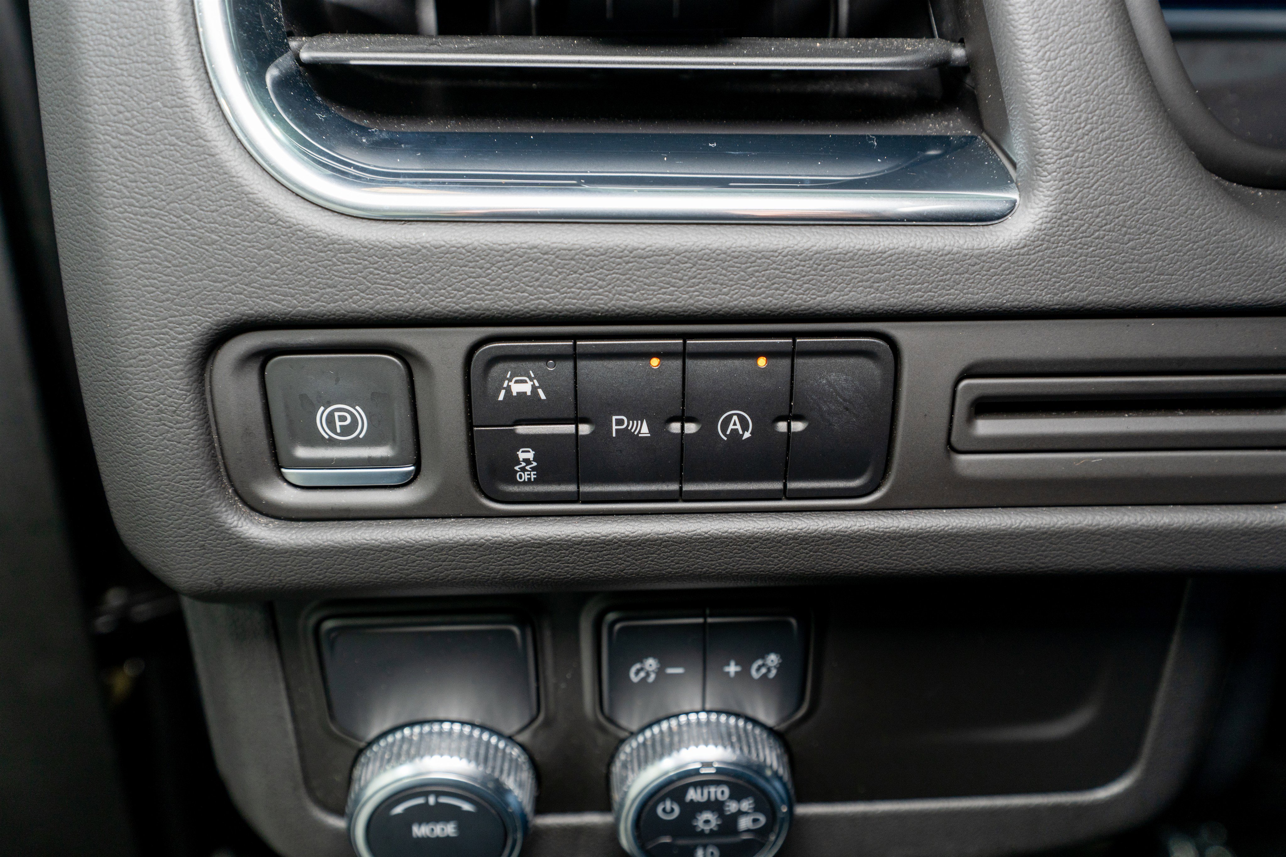 Used 2023 GMC Yukon SLE w/ Gmc Pro Safety Plus Package image 27