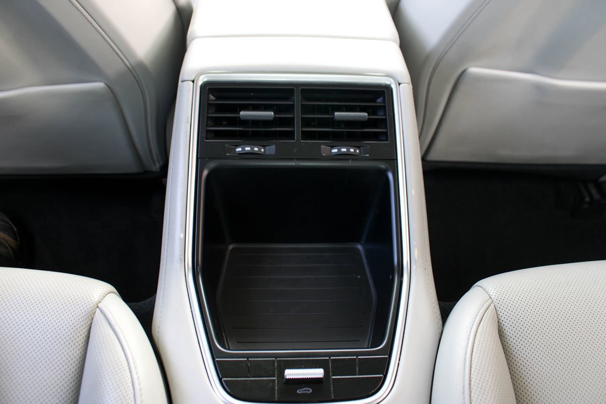 Used 2018 Porsche Panamera 4 AWD/4WD image 41