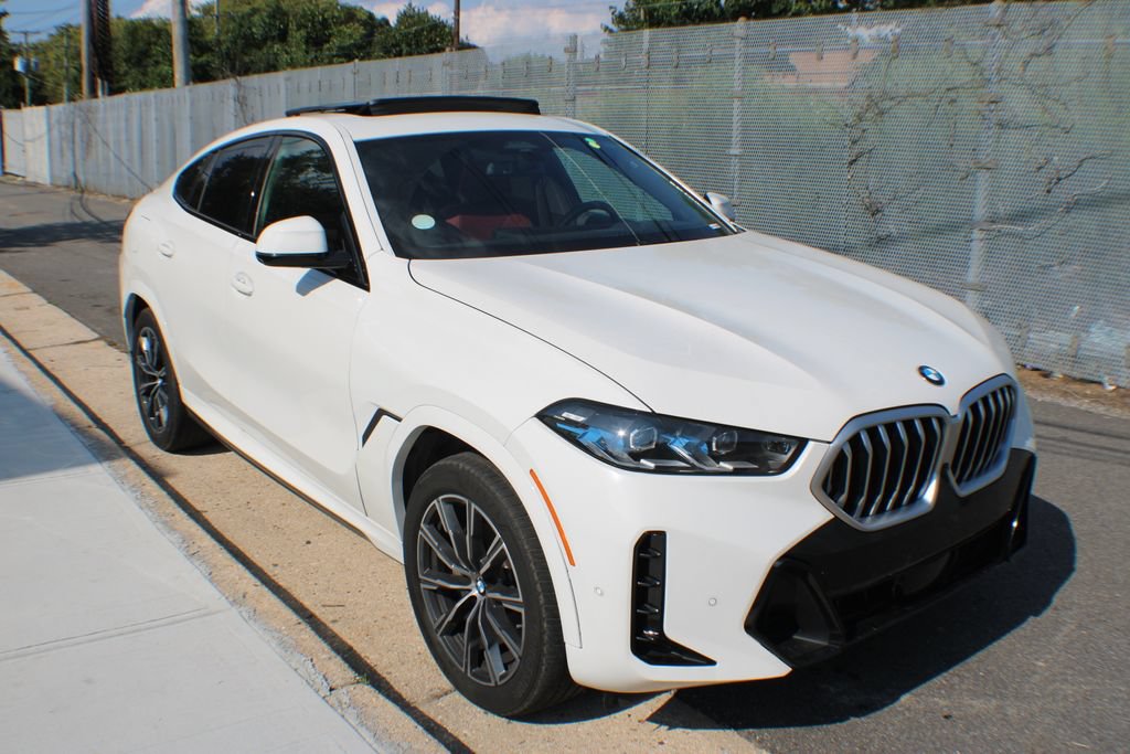 Used 2026 BMW X6 xDrive40i w/ Climate Comfort Package AWD/4WD image 4