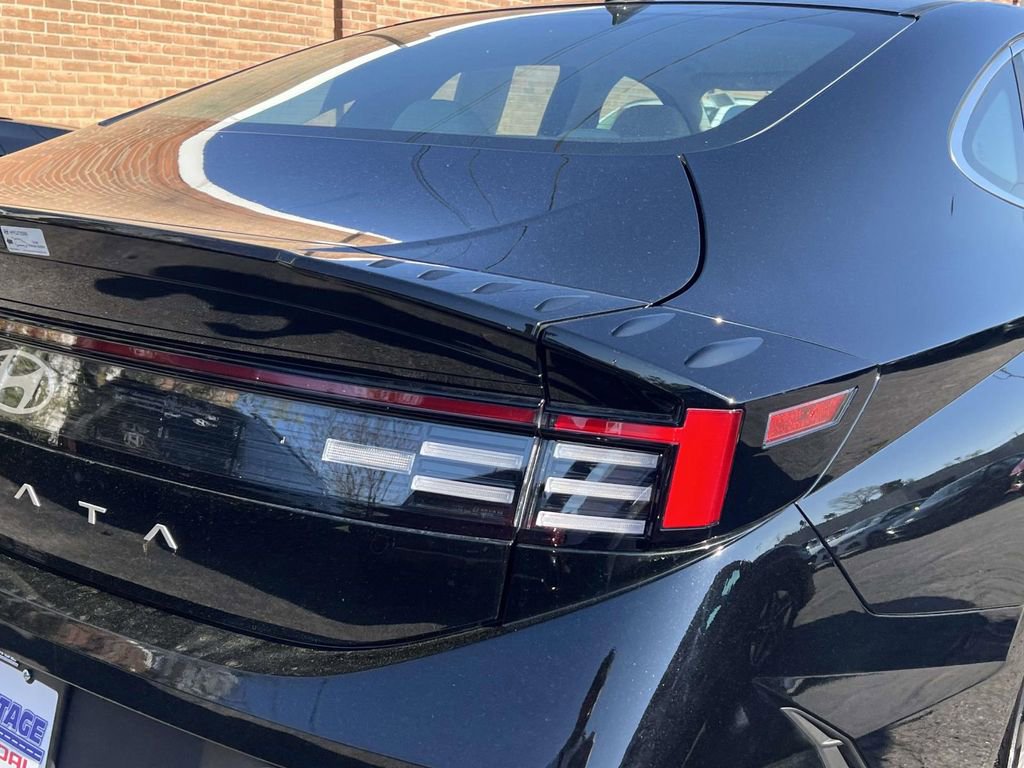 Certified 2025 Hyundai Sonata SE FWD image 9