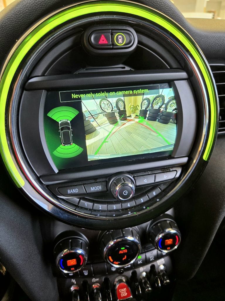 Used 2019 MINI Cooper S w/ Premium Package image 11