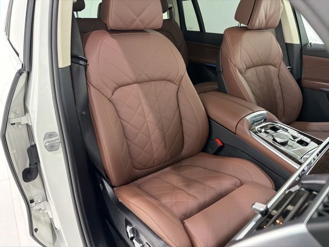 Used 2026 BMW X7 xDrive40i w/ Premium Package image 21