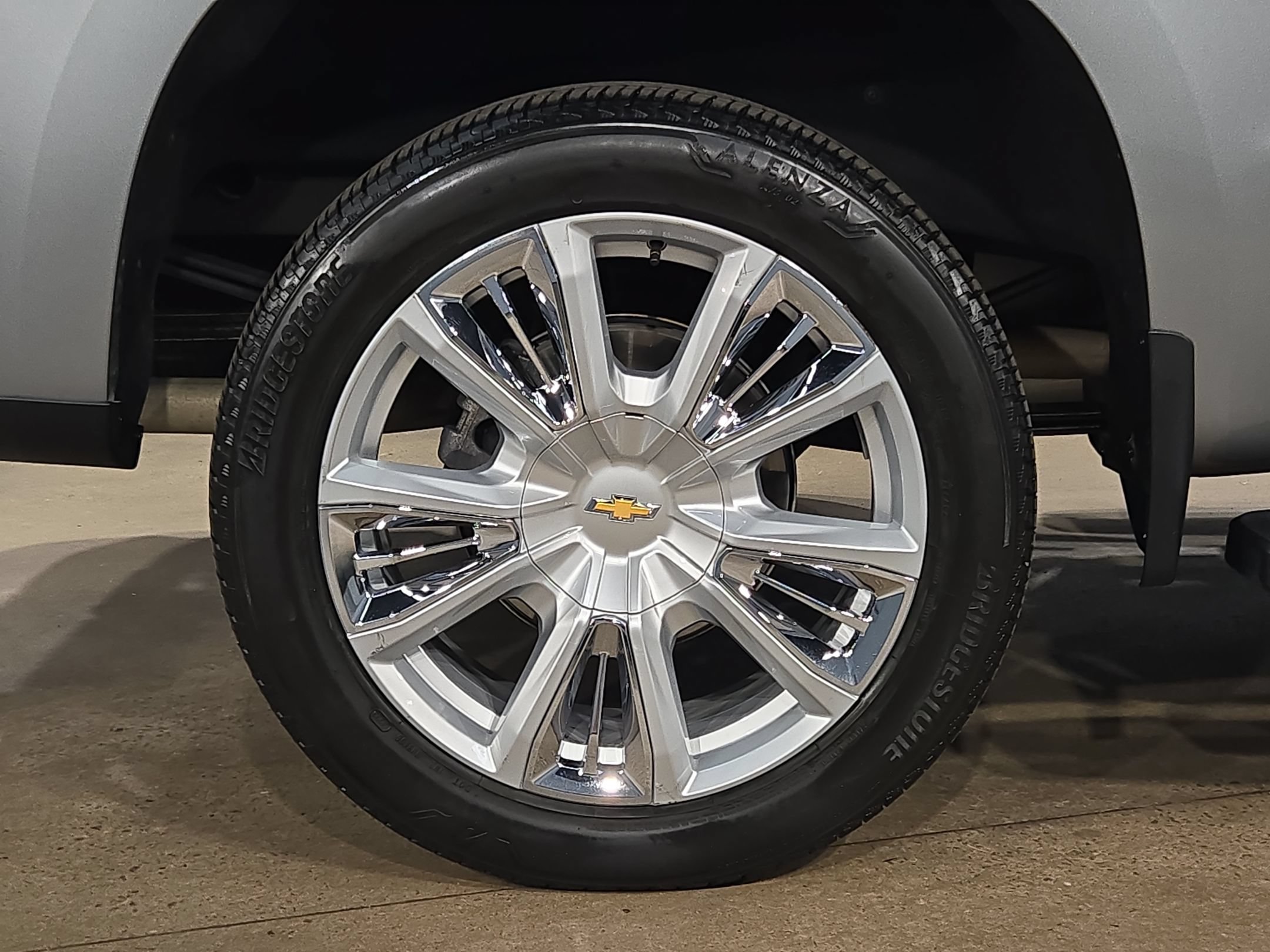 Used 2024 Chevrolet Silverado 1500 High Country w/ High Country Premium Package AWD/4WD image 17