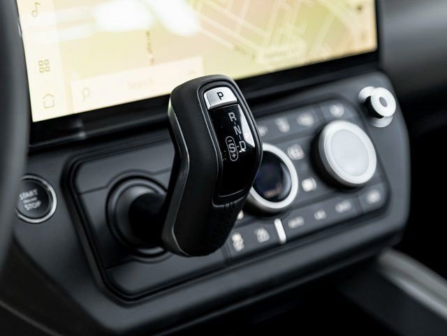 New 2026 Land Rover Defender 110 X-Dynamic SE image 19