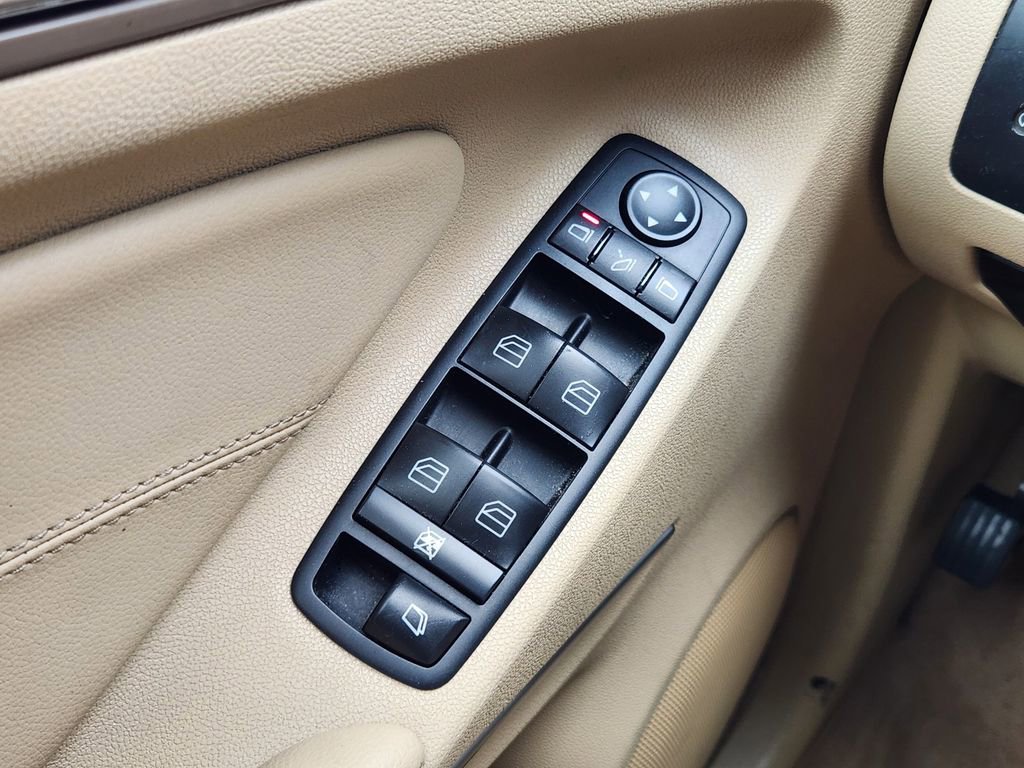 Used 2012 Mercedes-Benz GL 450 4MATIC image 21