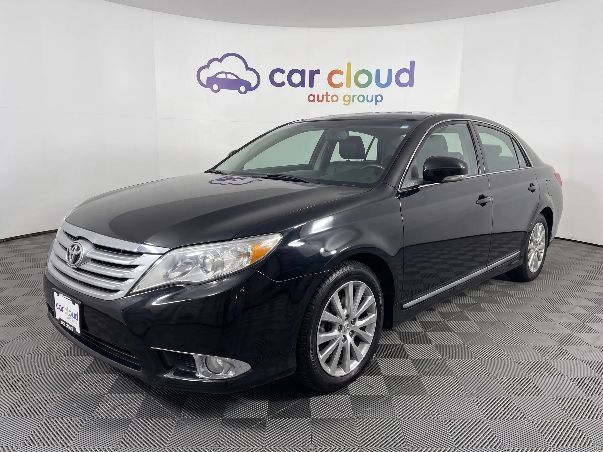 Used 2012 Toyota Avalon FWD image 1