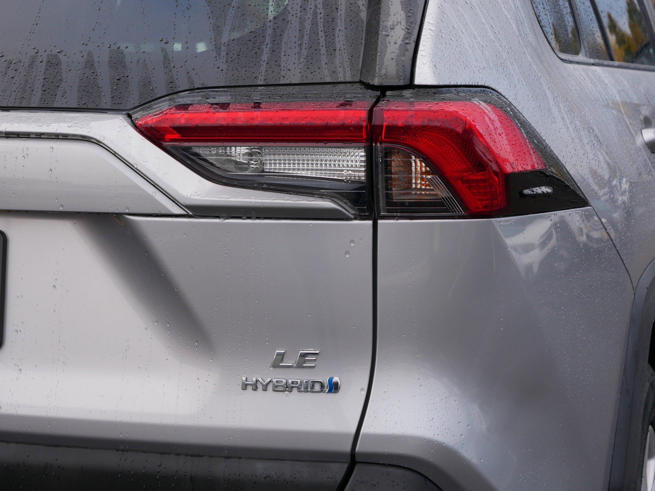 Used 2021 Toyota RAV4 LE image 17