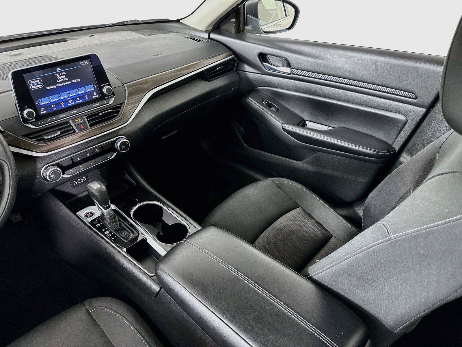 Used 2024 Nissan Altima 2.5 SV FWD image 23