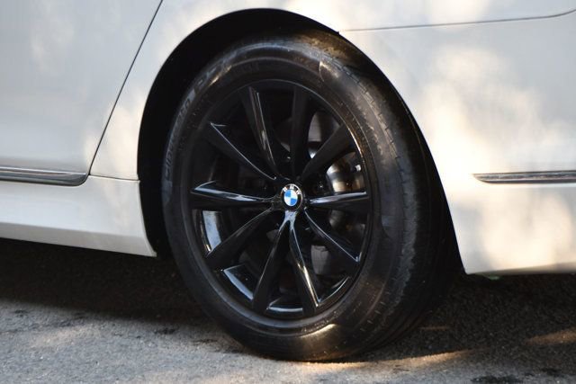Used 2018 BMW 740i xDrive image 13