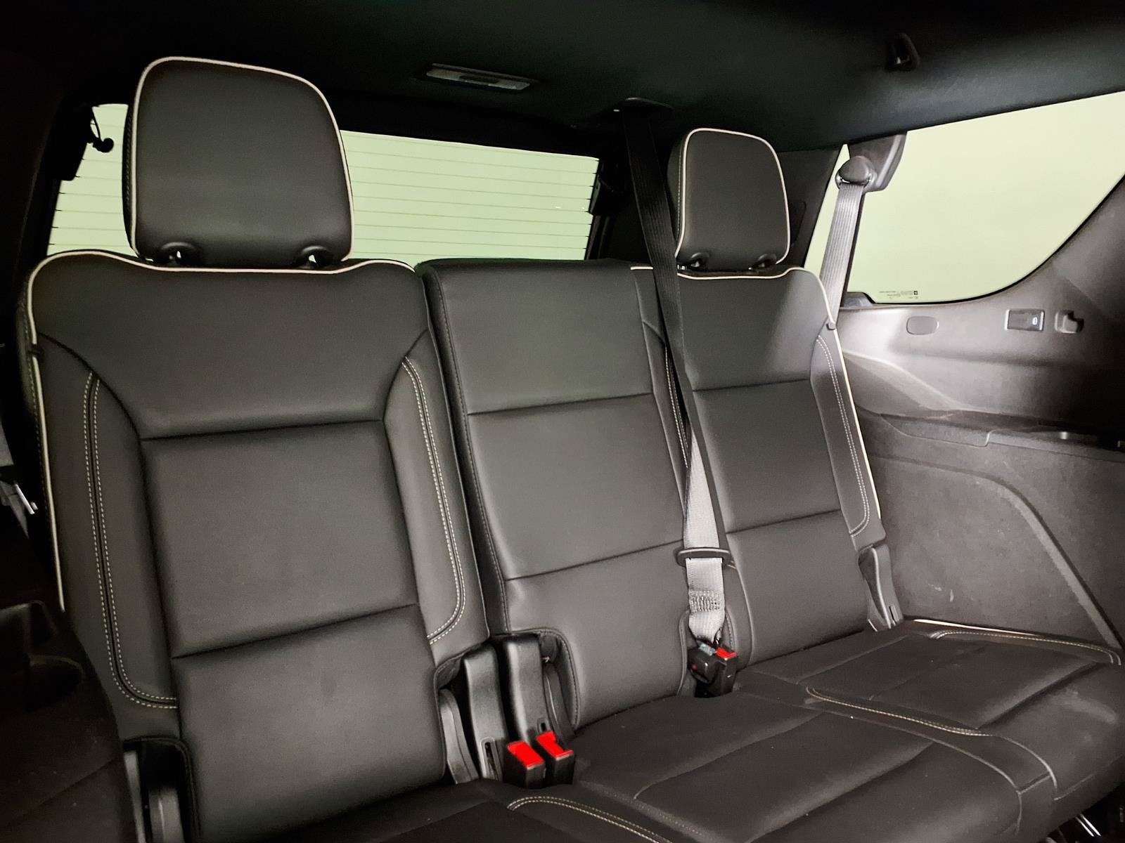Used 2021 Chevrolet Tahoe Premier w/ Premium Package AWD/4WD image 14
