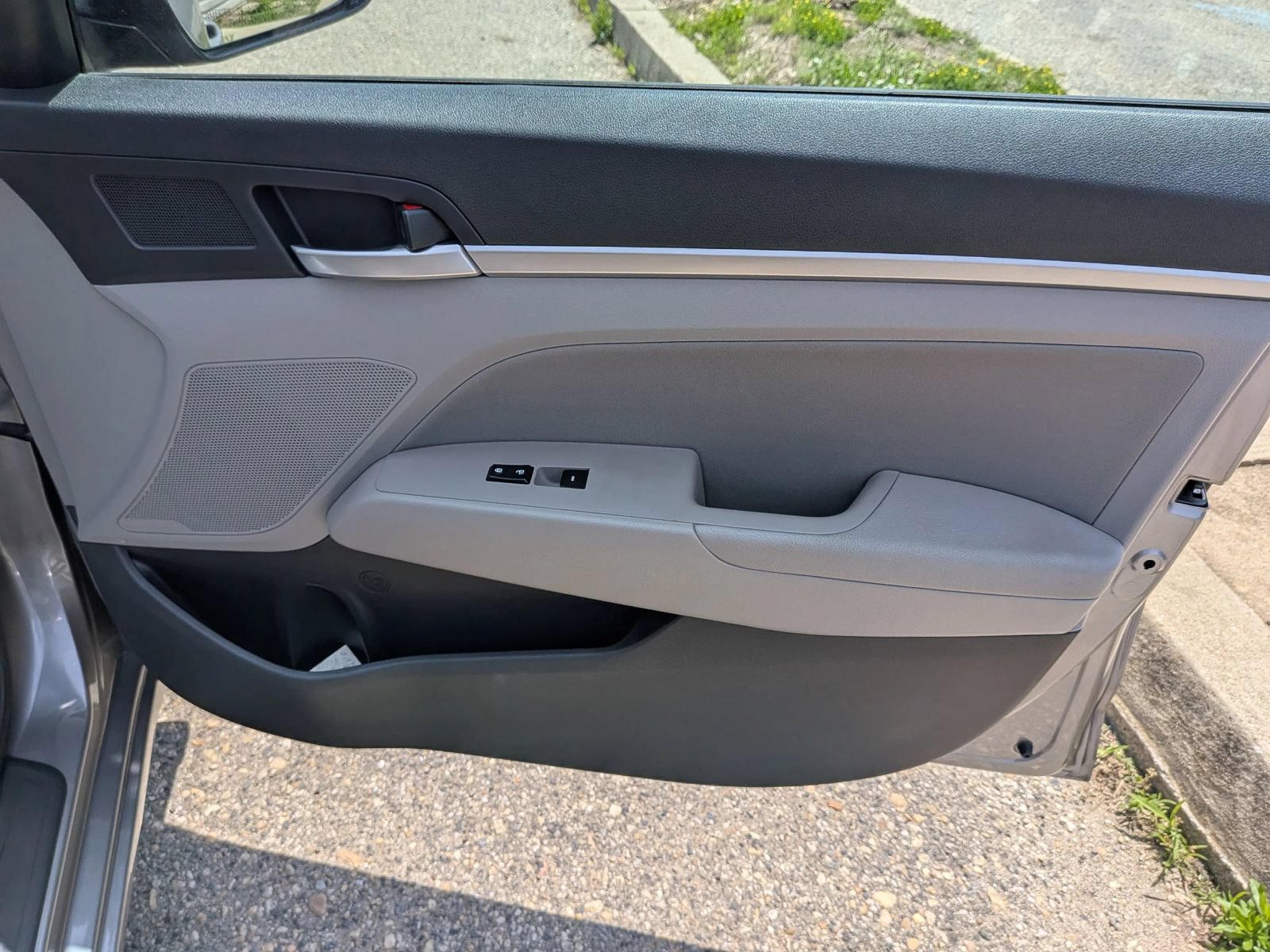 Used 2020 Hyundai Elantra SEL w/ Winter Weather Package FWD image 30