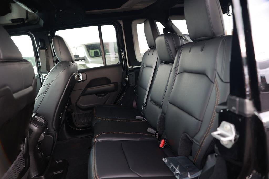 New 2026 Jeep Wrangler Unlimited Sahara AWD/4WD image 31