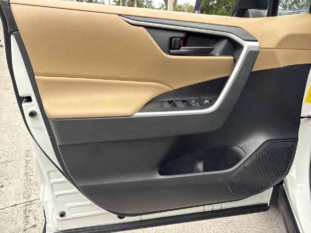 Used 2022 Toyota RAV4 LE FWD image 13
