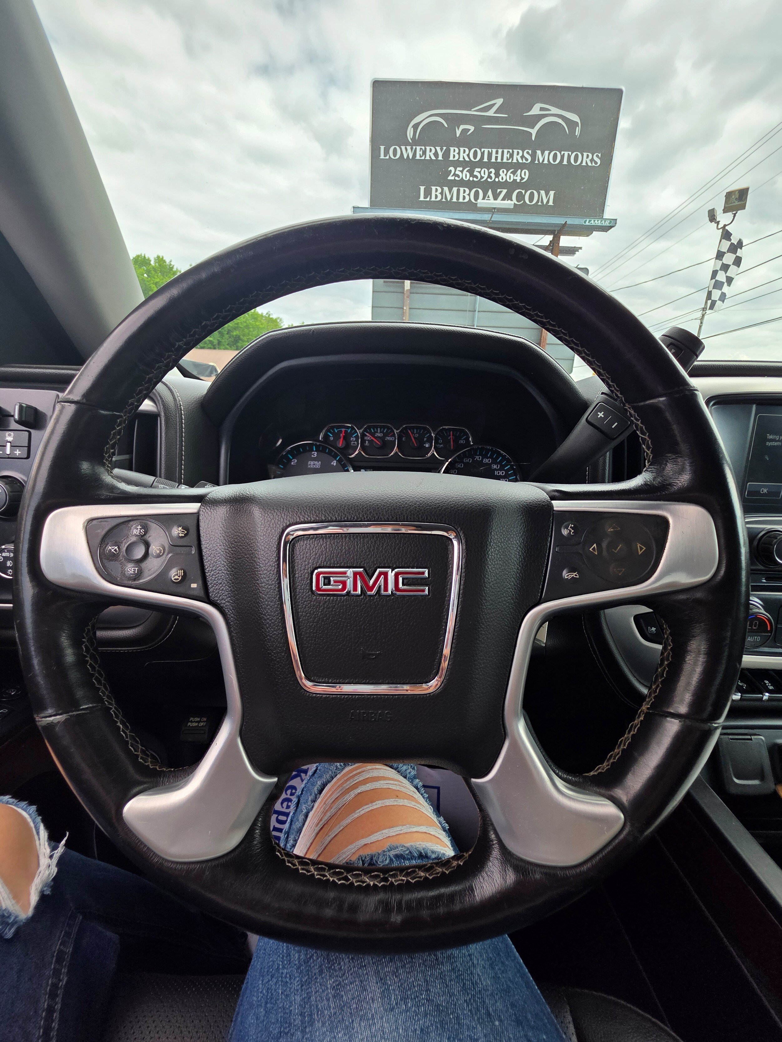 Used 2018 GMC Sierra 1500 SLT AWD/4WD image 10