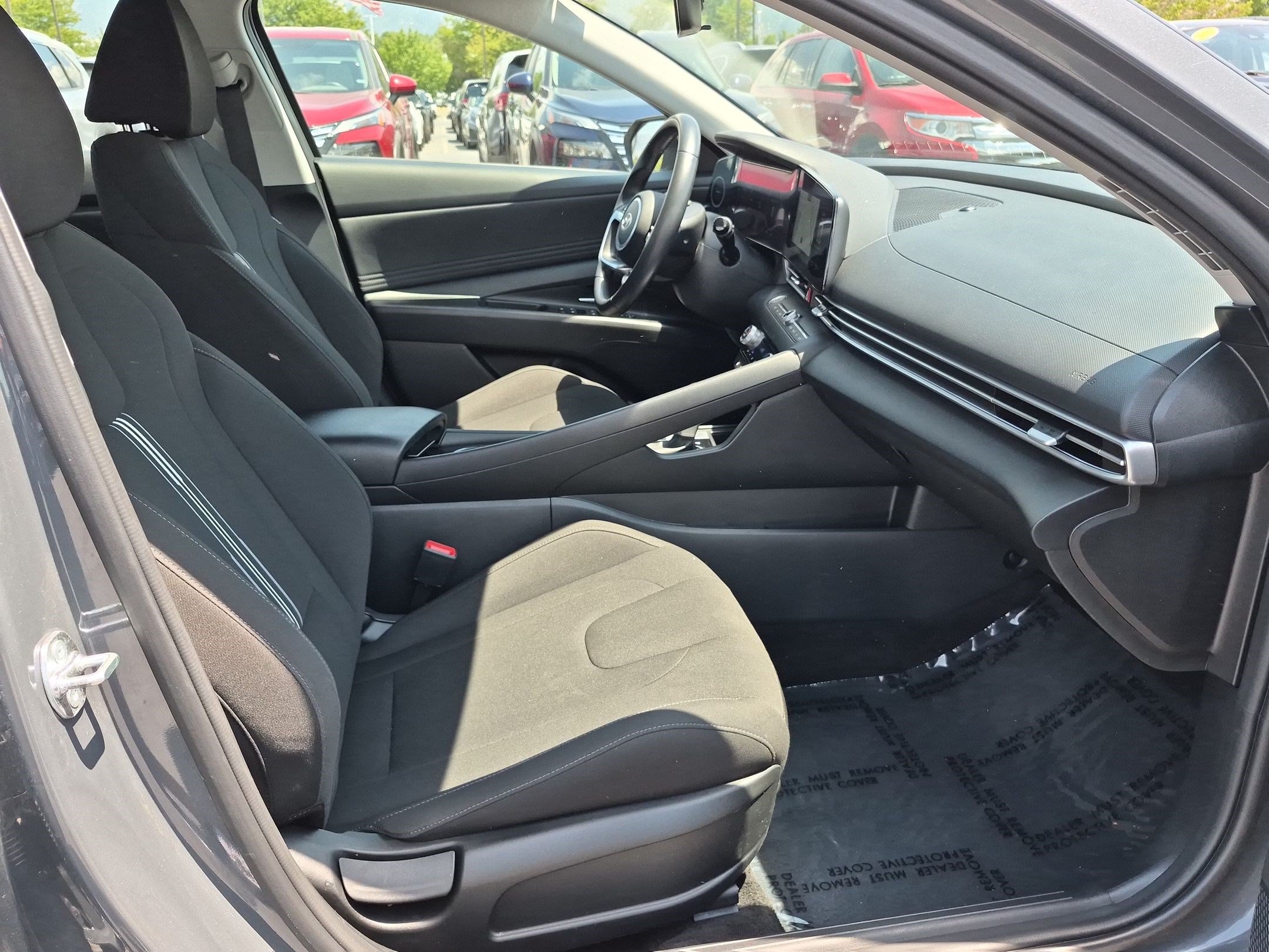 Certified 2025 Hyundai Elantra SEL FWD image 31