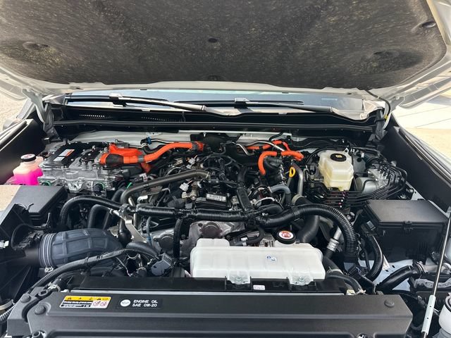 Used 2025 Toyota 4Runner Trailhunter AWD/4WD image 28