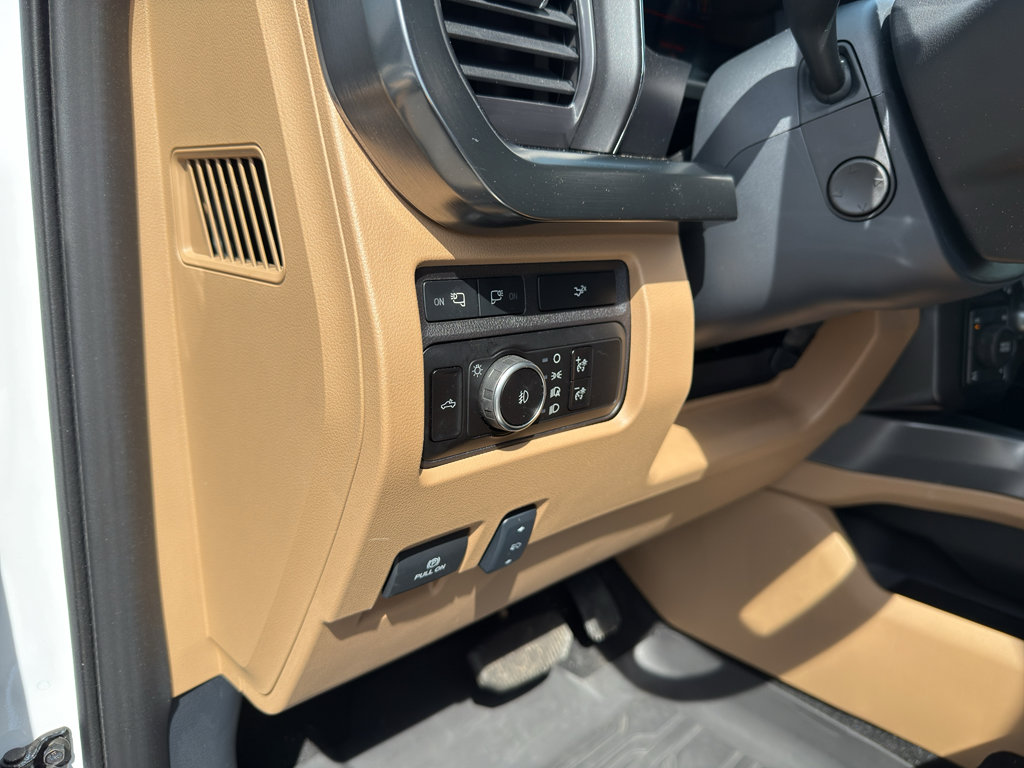 Used 2024 Ford F350 Lariat w/ Chrome Package image 12