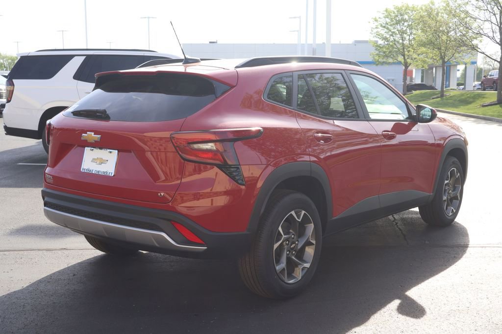New 2026 Chevrolet Trax LT w/ Driver Confidence Package FWD image 8