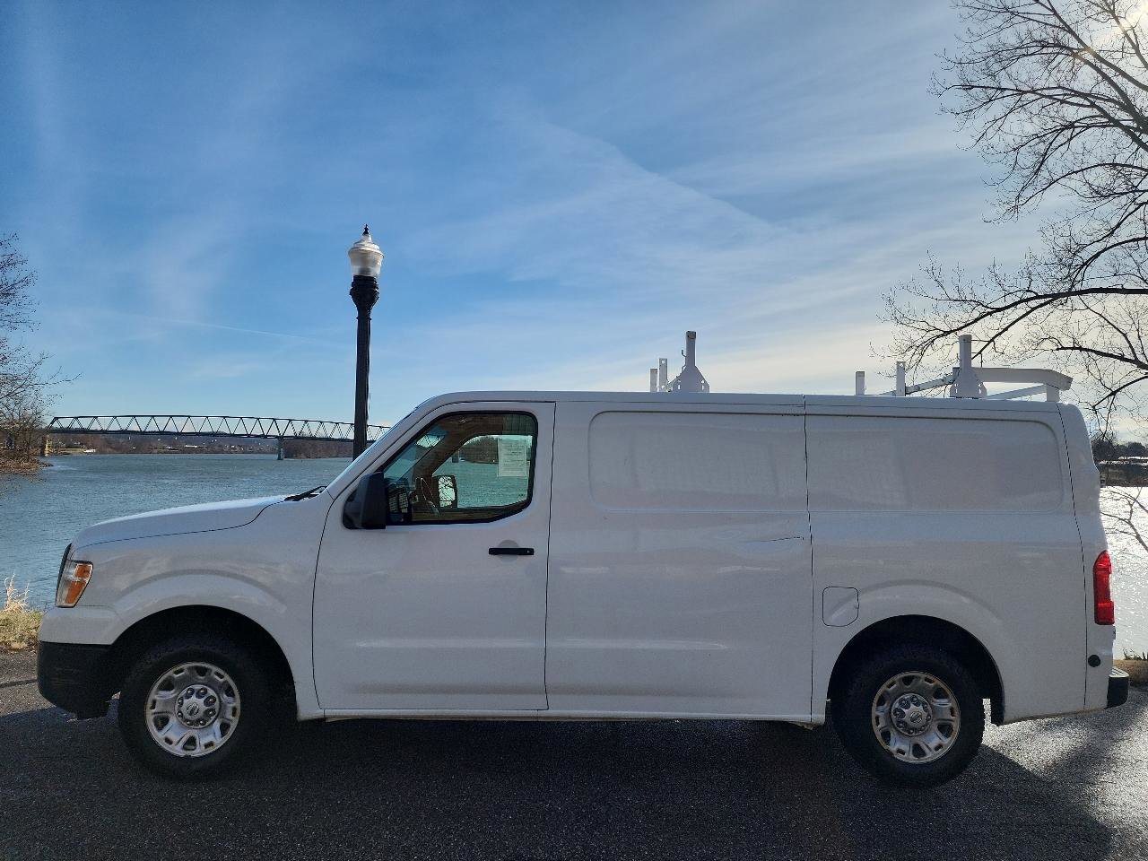 Used 2017 Nissan NV 2500 SV w/ Back Door Glass Package image 2