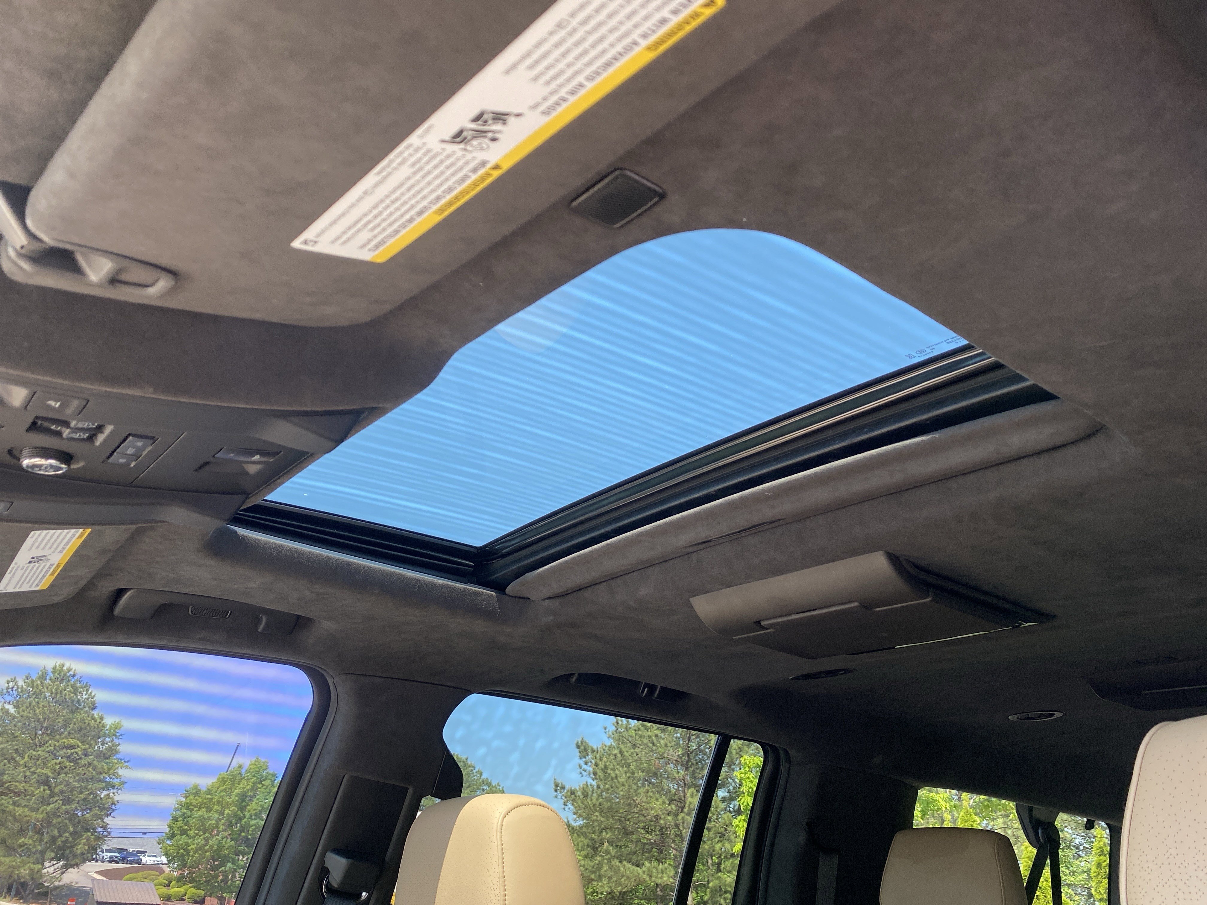 Used 2020 Cadillac Escalade ESV Platinum AWD/4WD image 10