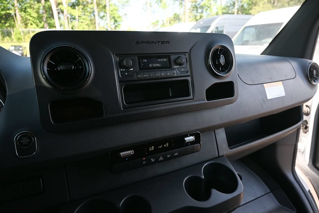 Used 2025 Mercedes-Benz Sprinter 2500 image 14