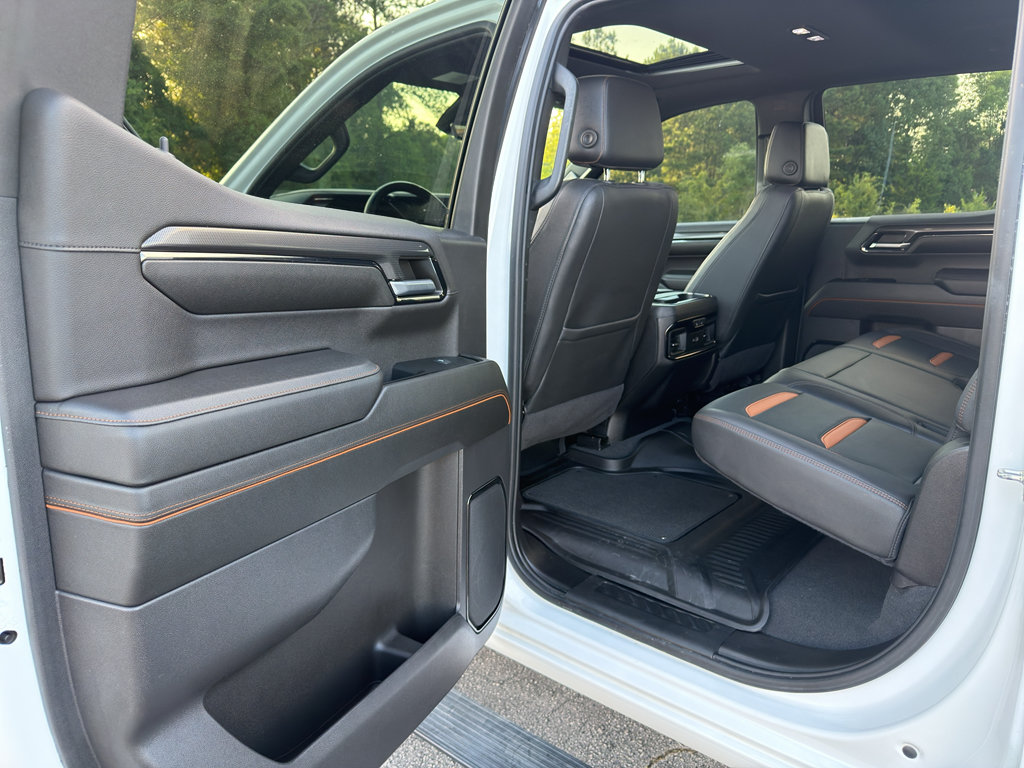 Used 2024 GMC Sierra 1500 AT4 w/ Technology Package AWD/4WD image 30