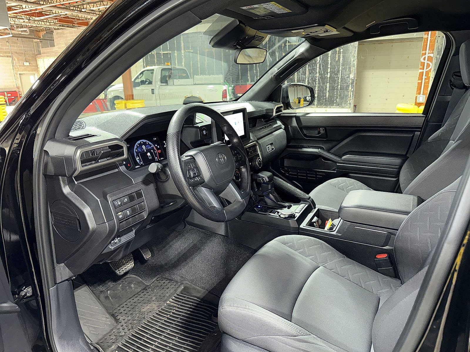 Used 2024 Toyota Tacoma SR w/ SR Upgrade Package AWD/4WD image 27