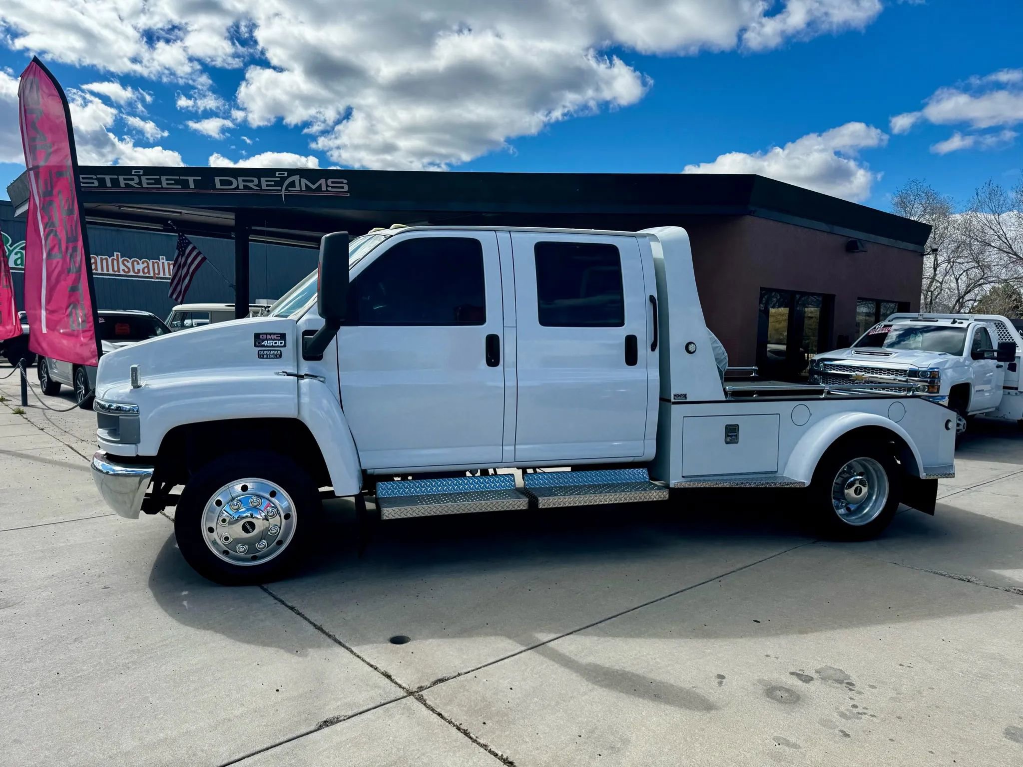 Used 2006 GMC TopKick C4500 2WD Crew Cab image 1