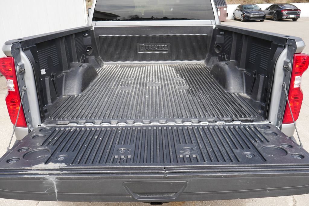 Used 2025 Chevrolet Silverado 2500 LT w/ Convenience Package image 27
