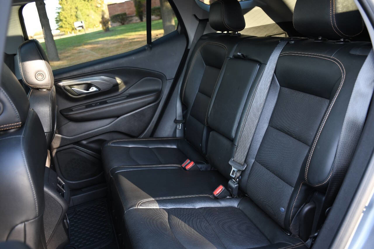Used 2021 GMC Terrain SLT w/ Elevation Edition image 15