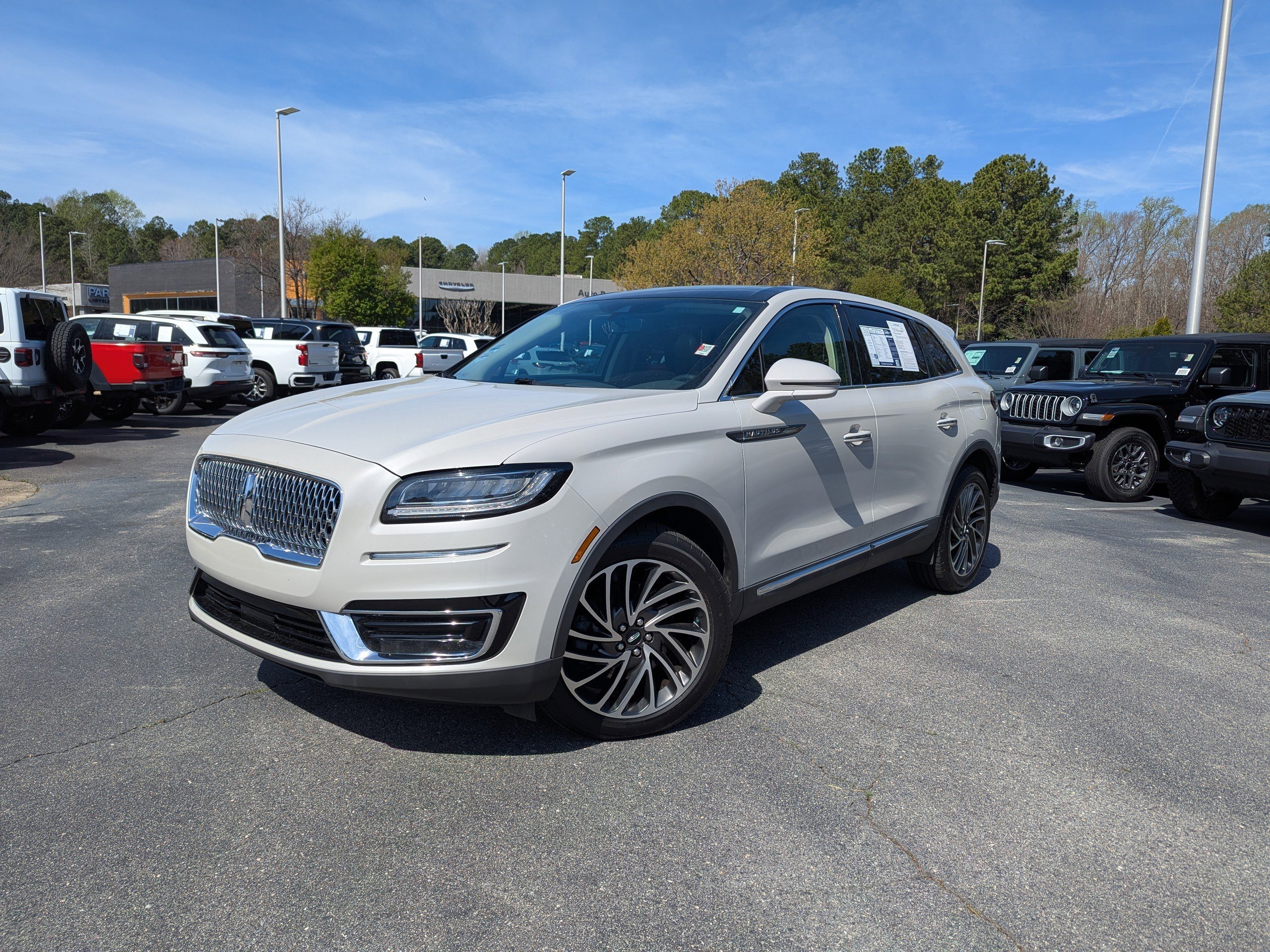 Used 2020 Lincoln Nautilus Reserve image 1
