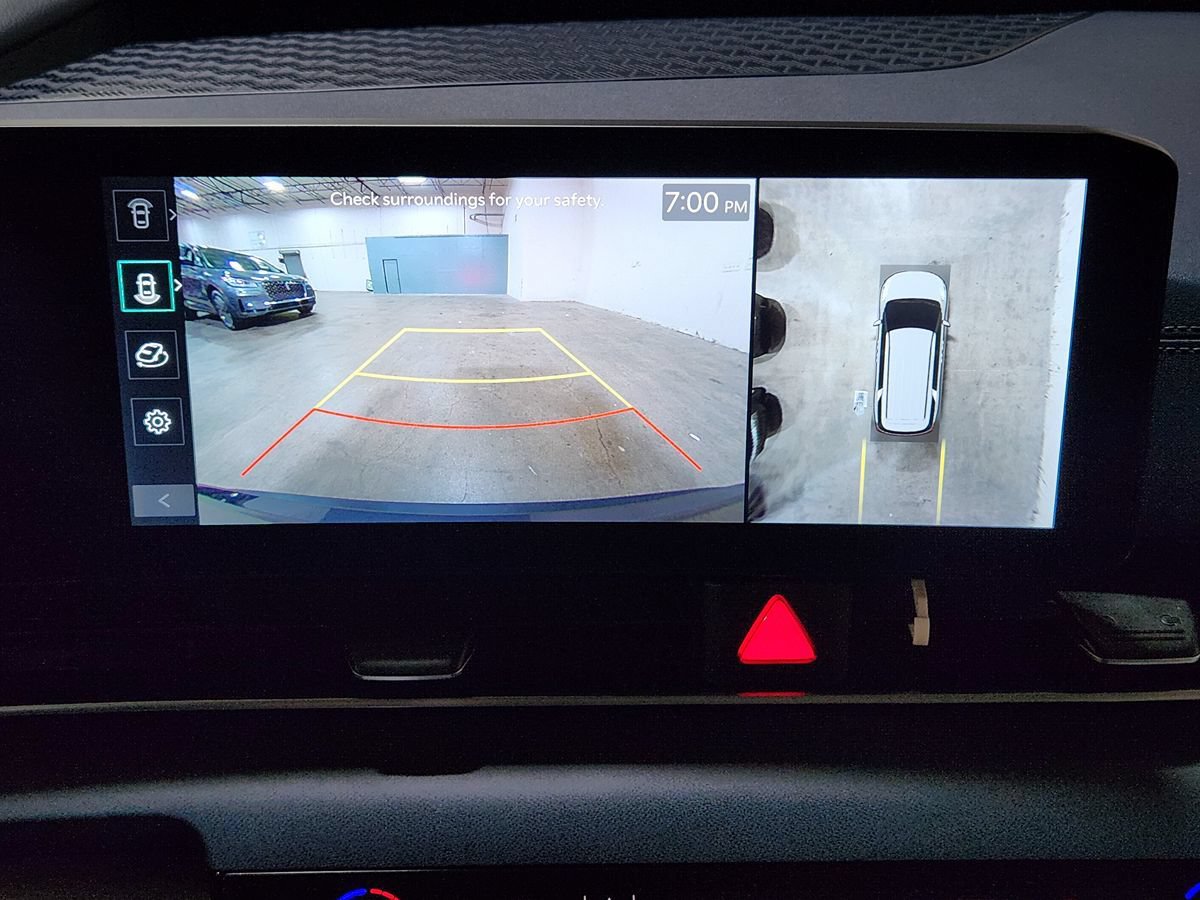 Used 2025 Kia Carnival SX FWD image 35
