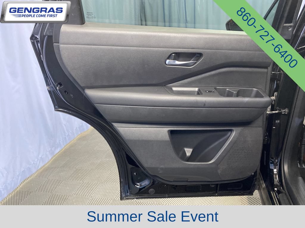 Used 2022 Nissan Pathfinder SV AWD/4WD image 24