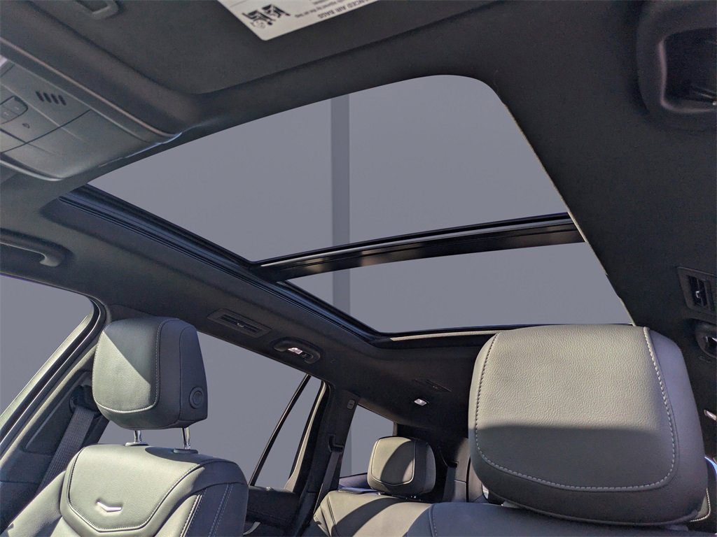 Used 2025 Cadillac XT6 Luxury image 23