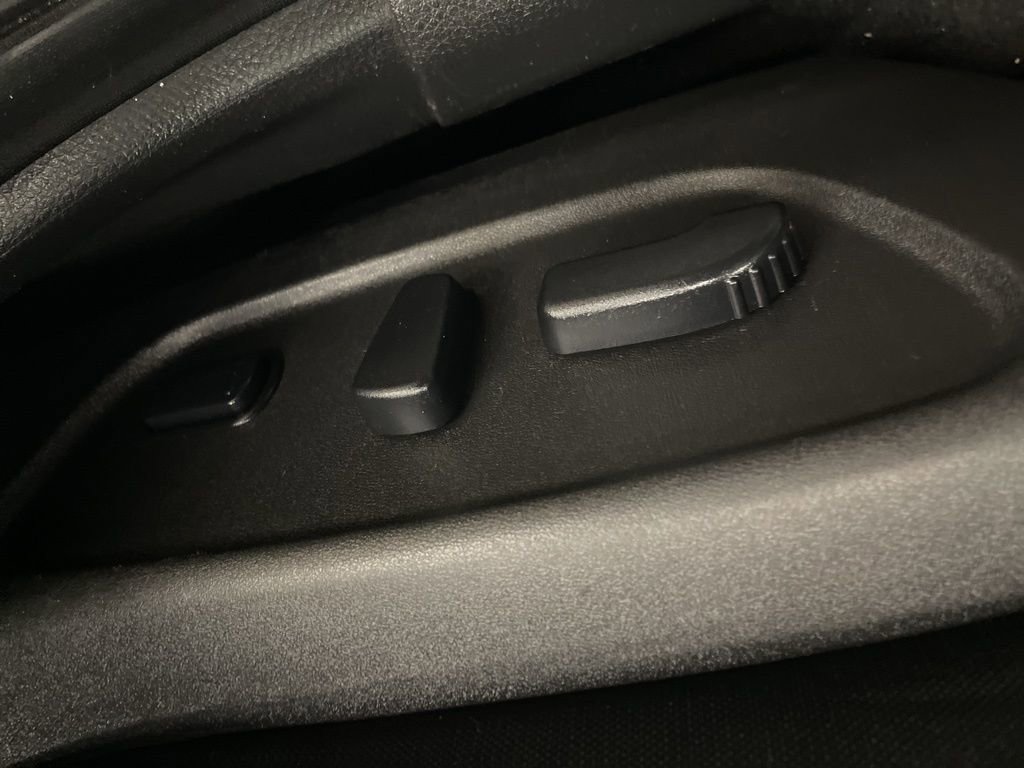 Used 2020 Nissan Rogue SV w/ Premium Package image 16