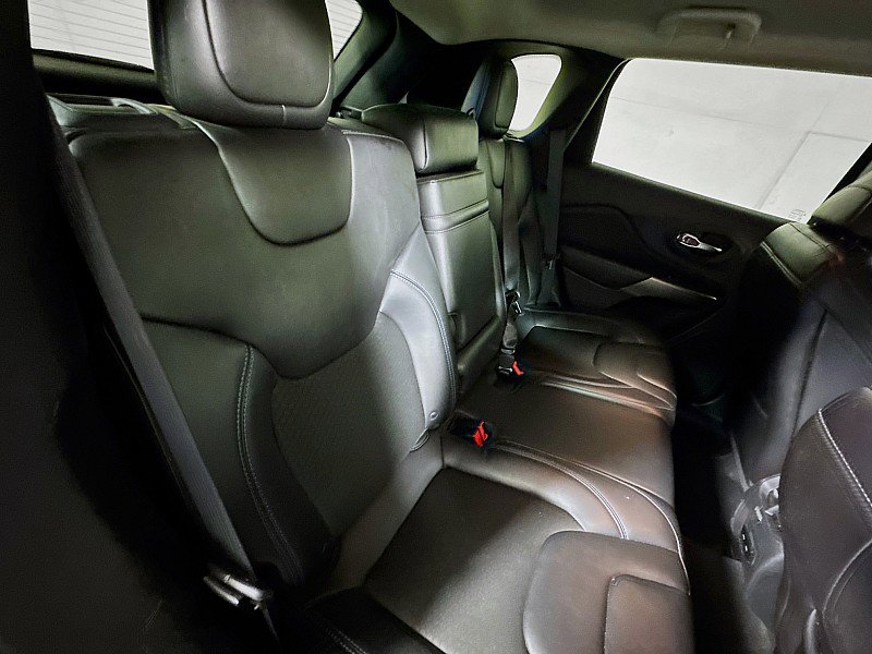 Used 2019 Jeep Cherokee Latitude Plus w/ Cold Weather Group image 25