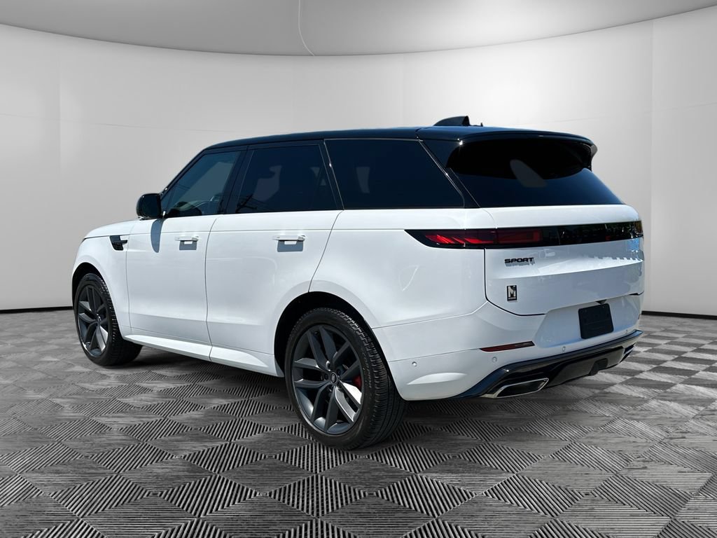 Used 2024 Land Rover Range Rover Sport Dynamic SE AWD/4WD image 3