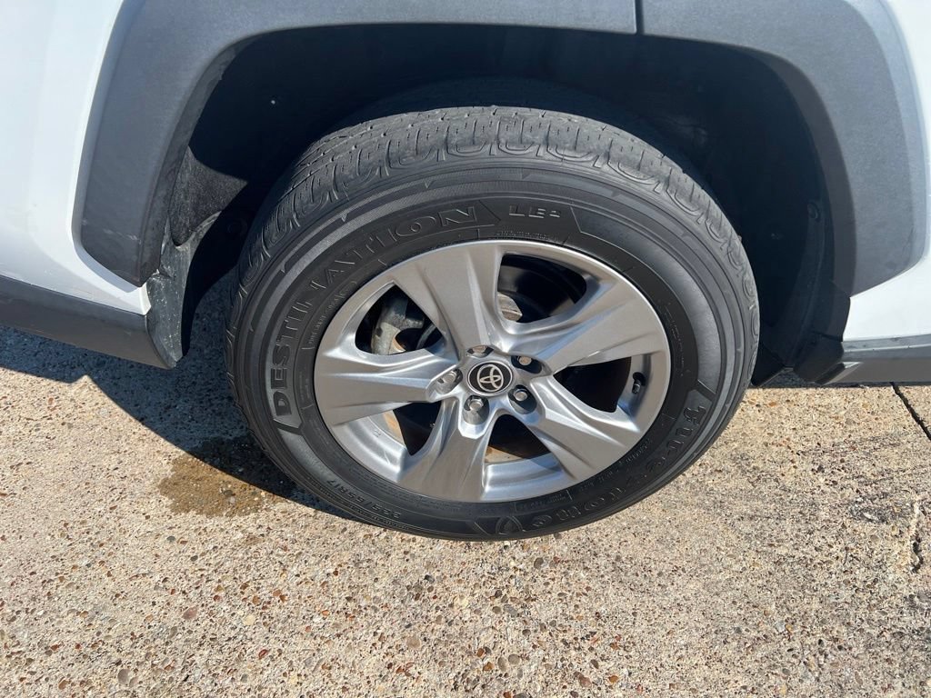 Used 2022 Toyota RAV4 XLE w/ Convenience Package AWD/4WD image 18