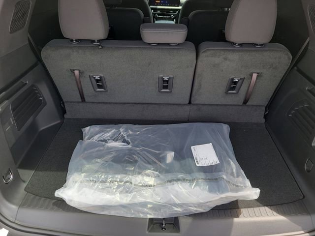Used 2025 Chevrolet Traverse LT FWD image 10